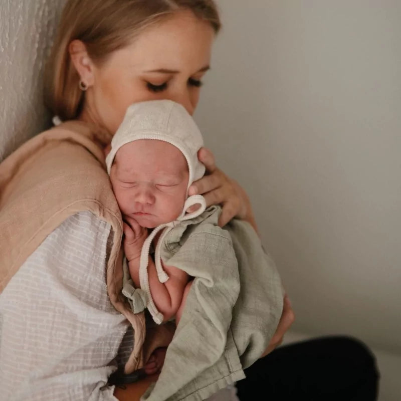 Mushie - Ribbed baby bonnet - Beige melange